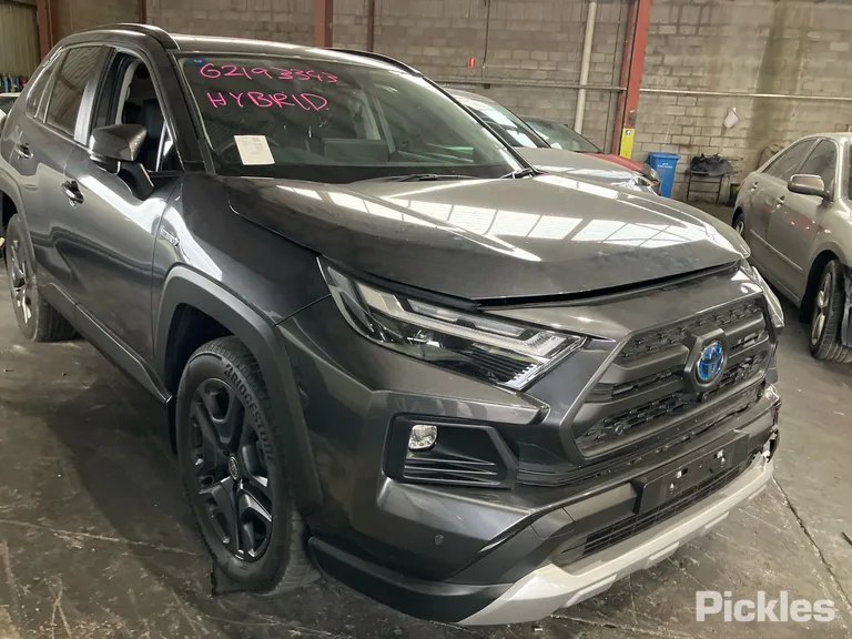 2024 Toyota RAV4 Used VIN JTMJW3FV10D258592 – photo 36