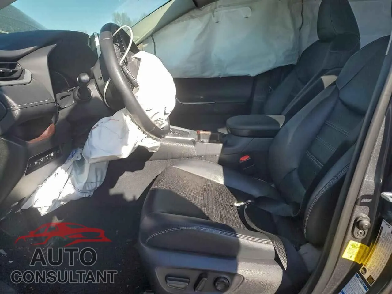 2020 TOYOTA RAV4 Damaged VIN JTMN1RFV6LD524633 – exterior detail 2020 TOYOTA RAV4 Damaged VIN JTMN1RFV6LD524633 – exterior detail