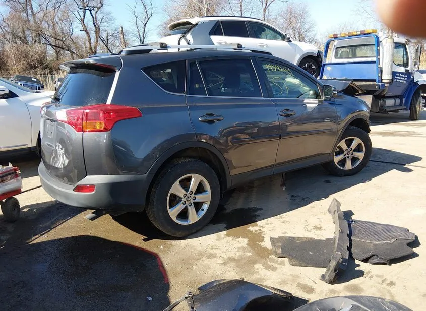 2015 TOYOTA RAV4 Used VIN JTMRFREV0FJ043674 – engine bay