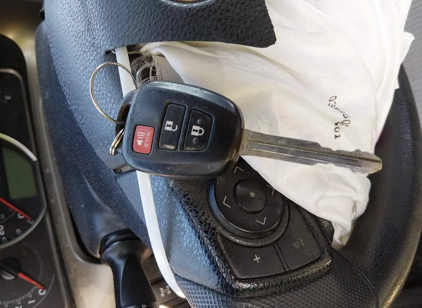 2015 TOYOTA RAV4 Used VIN JTMRFREV0FJ043674 – photo 19