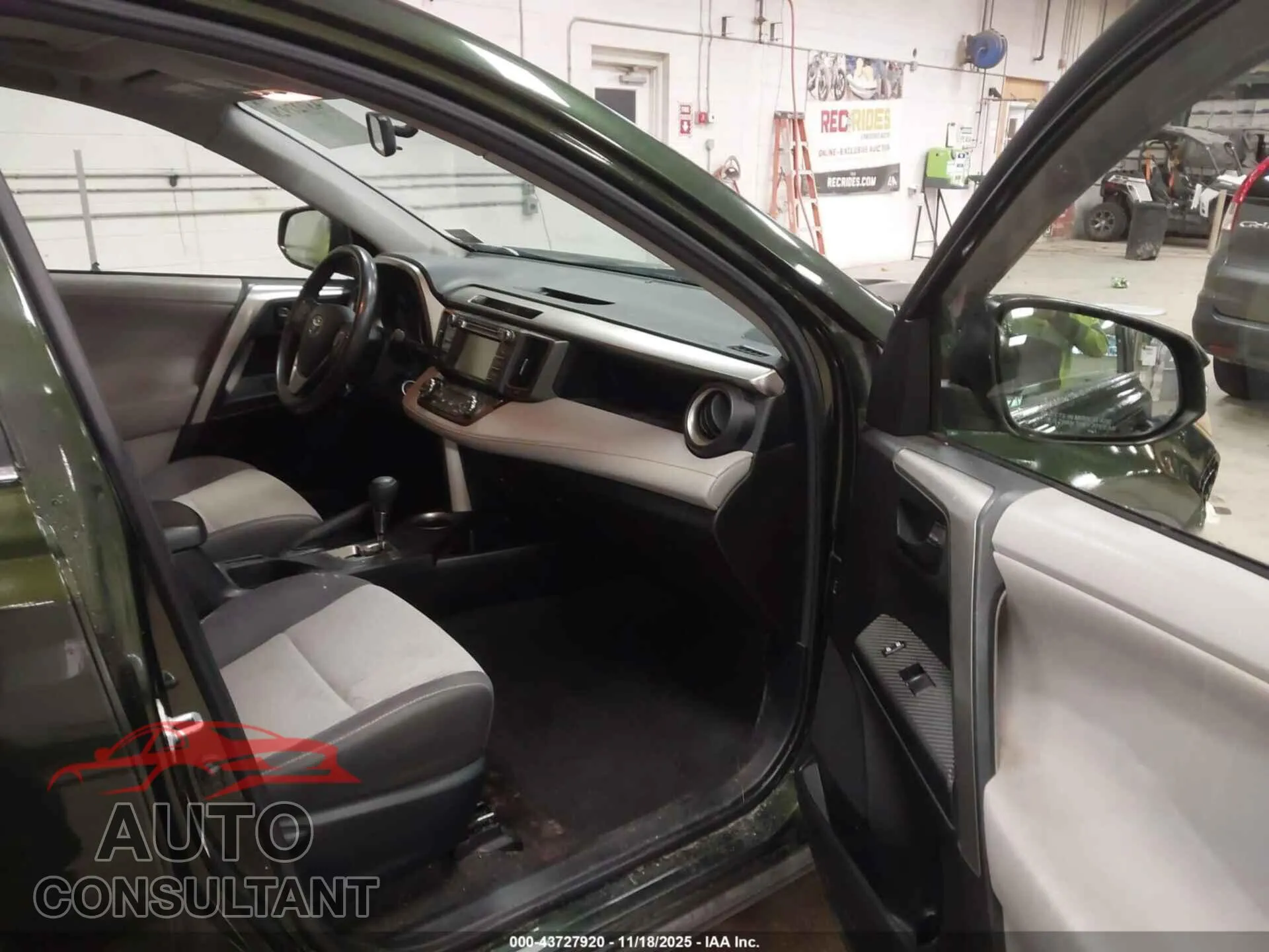 2013 TOYOTA RAV4 Damaged VIN JTMRFREV5DD004364 – interior seats