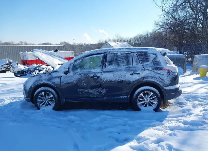 2018 TOYOTA RAV4 Used VIN JTMRJREV3JD247486 – photo 19