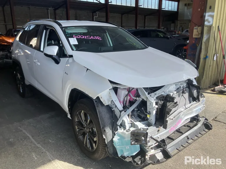 2025 Toyota RAV4 Used VIN JTMRW3FV40D354252 – photo 15