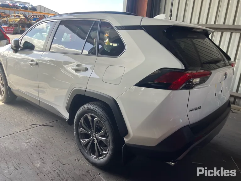 2025 Toyota RAV4 Used VIN JTMRW3FV40D354252 – photo 26