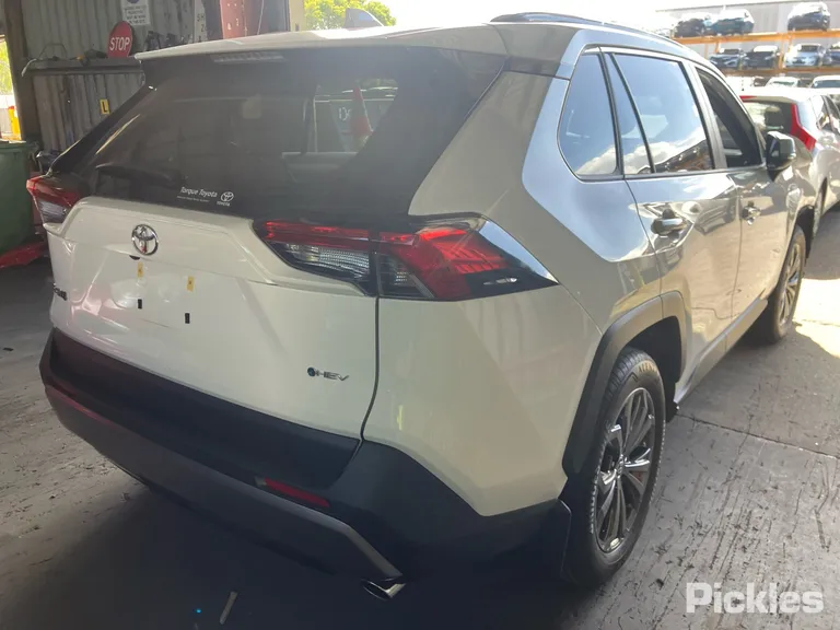 2025 Toyota RAV4 Used VIN JTMRW3FV40D354252 – photo 31