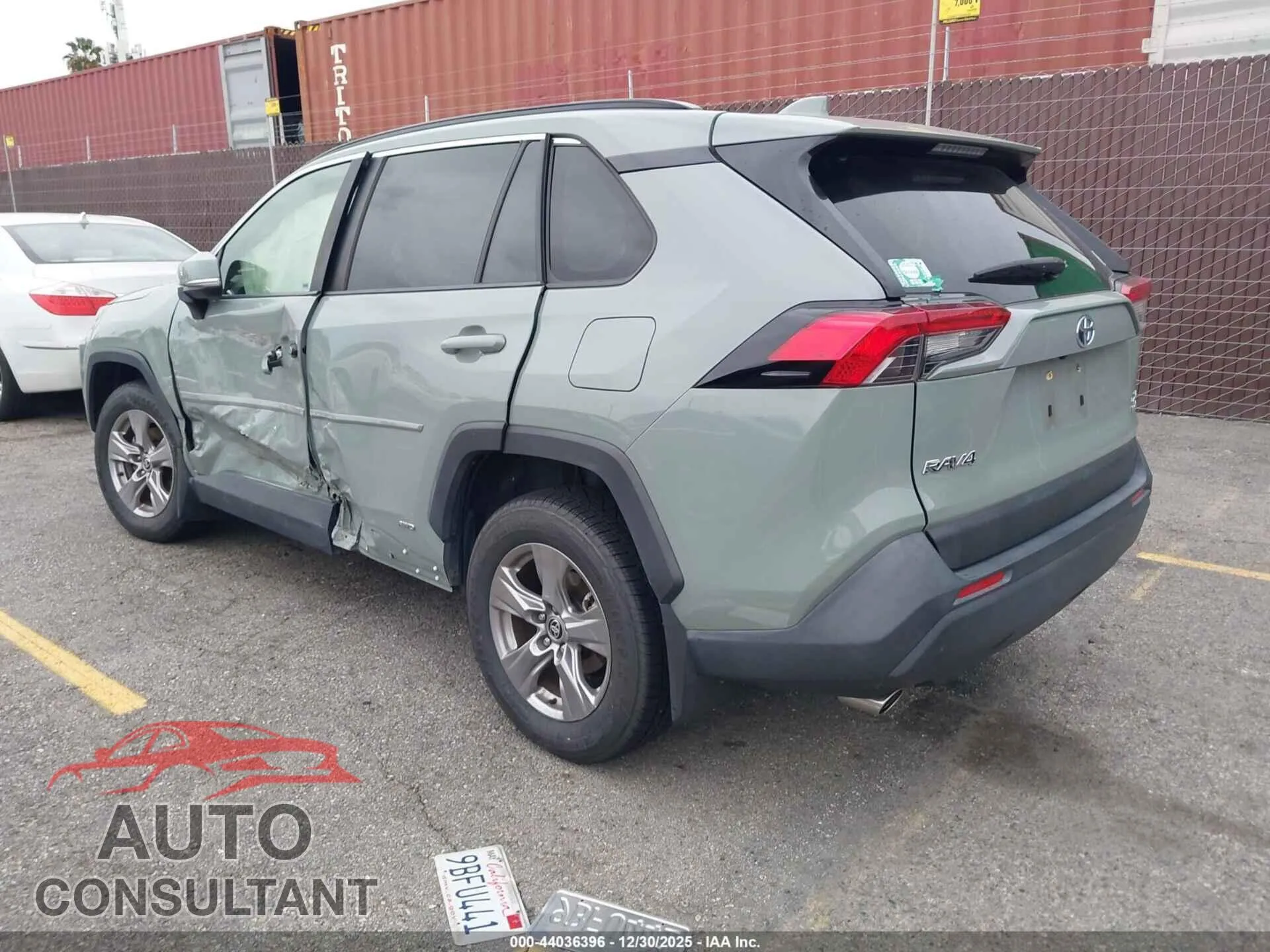 2022 TOYOTA RAV4 HYBRID Damaged VIN JTMRWRFV9ND143560 – side profile
