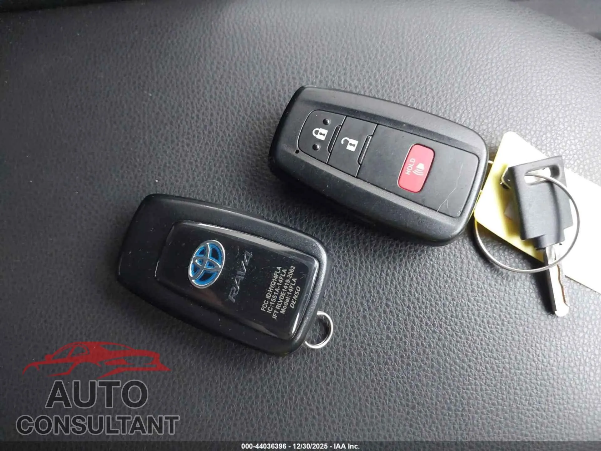 2022 TOYOTA RAV4 HYBRID Damaged VIN JTMRWRFV9ND143560 – photo 11