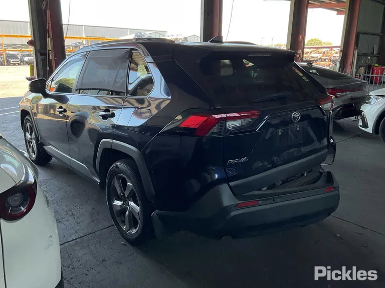 2019 Toyota Rav4 Used VIN JTMW43FV10D505802 – front exterior