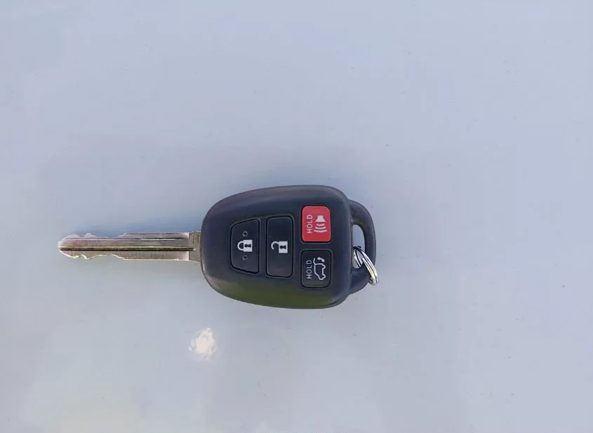 2015 TOYOTA RAV4 Used VIN JTMWFREV2FD069002 – trunk area