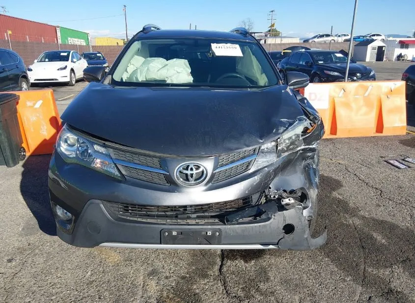 2015 TOYOTA RAV4 Used VIN JTMWFREV2FD069002 – photo 12