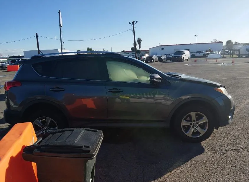 2015 TOYOTA RAV4 Used VIN JTMWFREV2FD069002 – photo 17