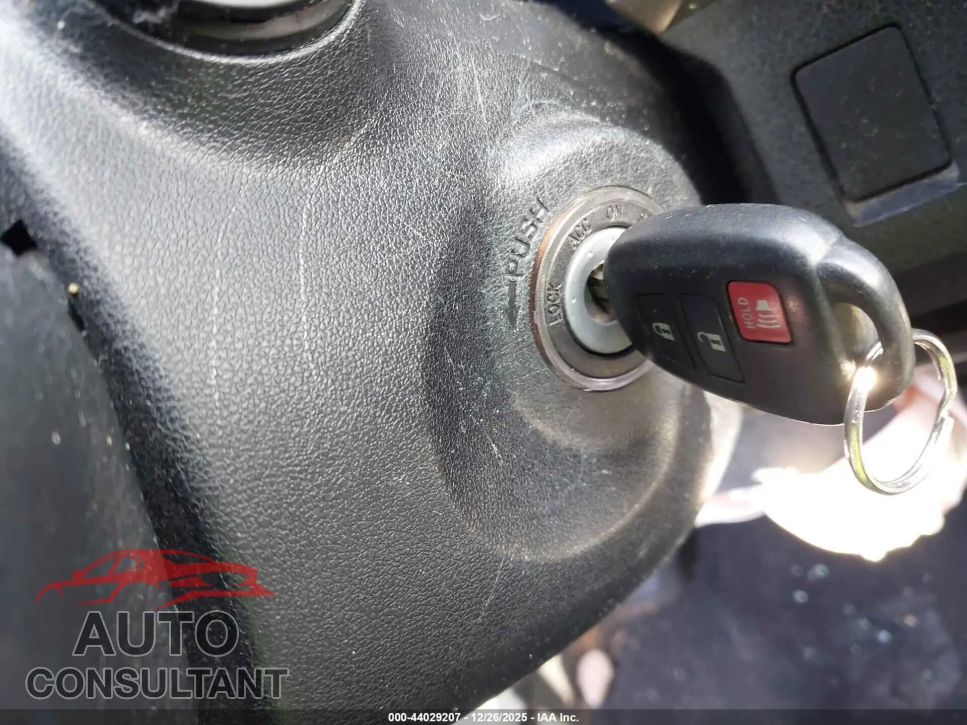 2014 TOYOTA RAV4 Damaged VIN JTMWFREV4ED040518 – photo 11 2014 TOYOTA RAV4 Damaged VIN JTMWFREV4ED040518 – photo 11