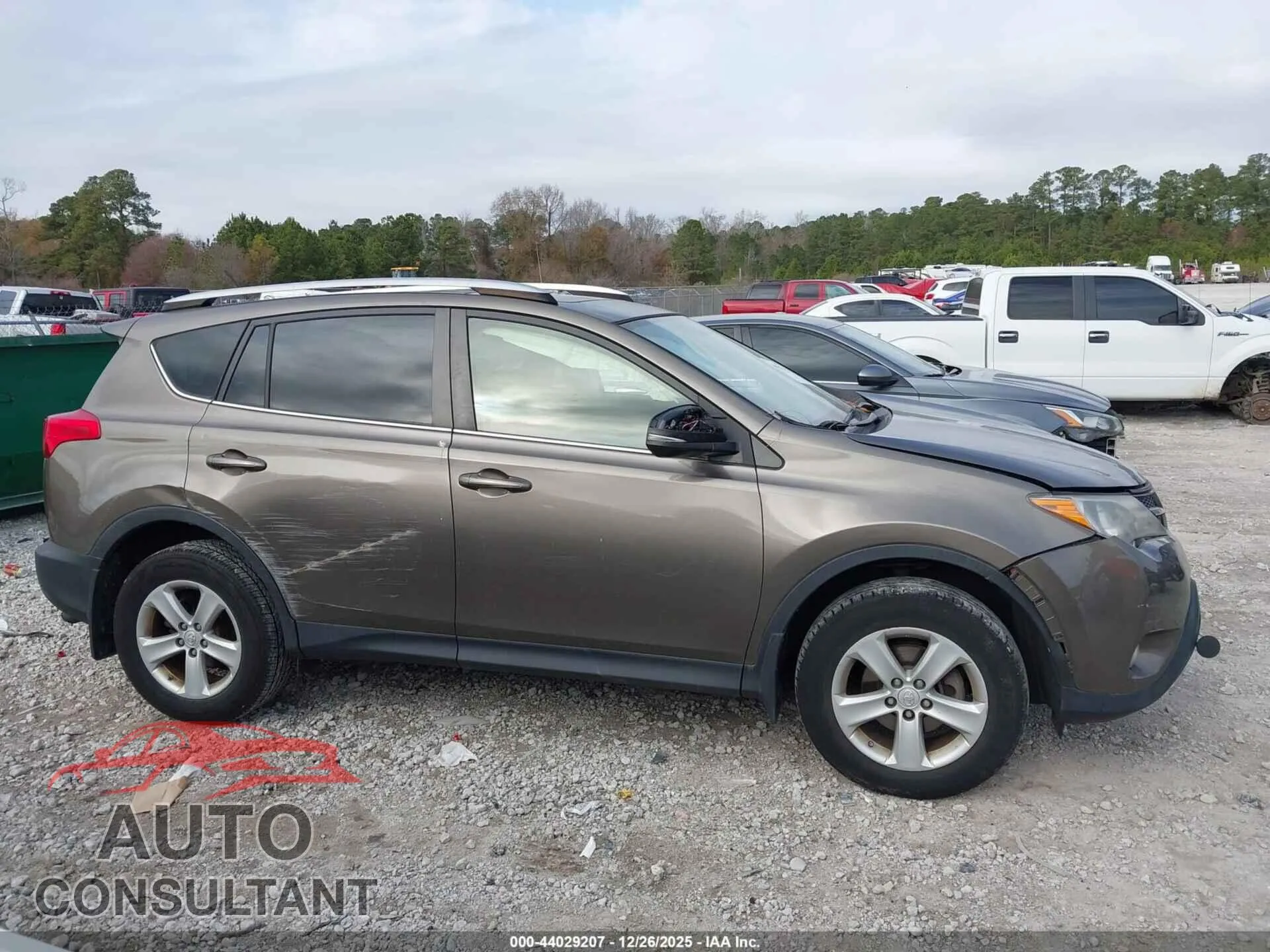 2014 TOYOTA RAV4 Damaged VIN JTMWFREV4ED040518 – photo 13 2014 TOYOTA RAV4 Damaged VIN JTMWFREV4ED040518 – photo 13