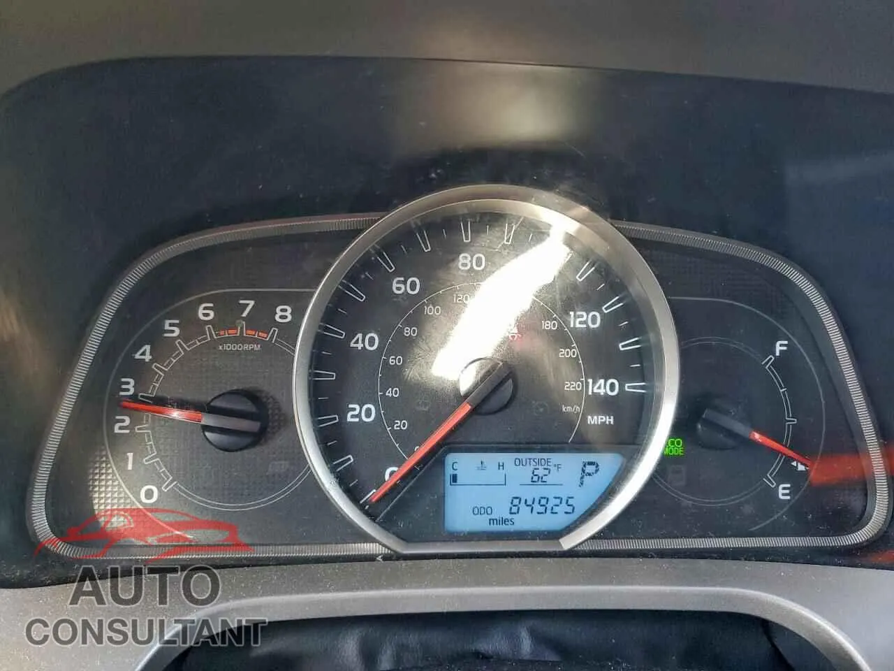 2015 TOYOTA RAV4 Damaged VIN JTMWFREV6FD068547 – trunk area
