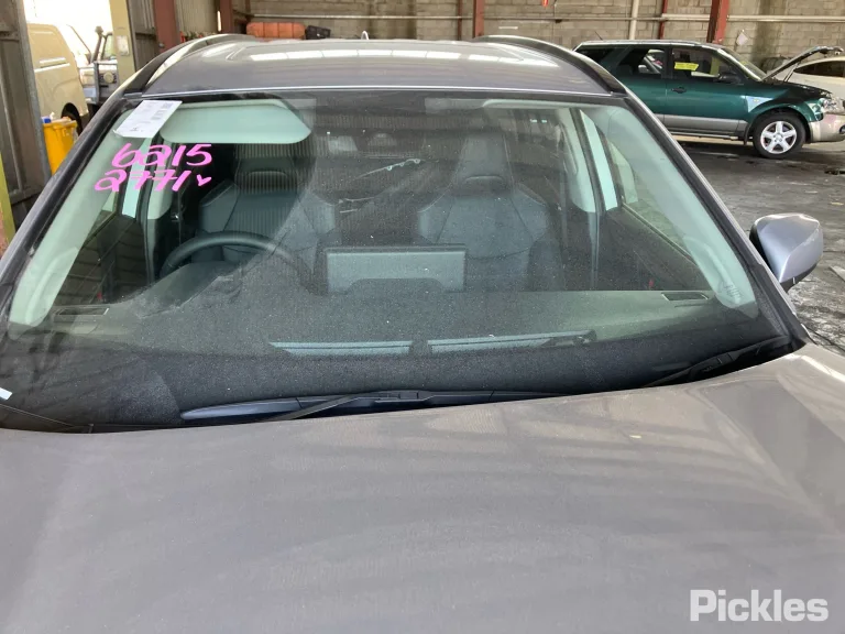 2025 Toyota RAV4 Damaged VIN JTMY23FV00D200676 – odometer reading