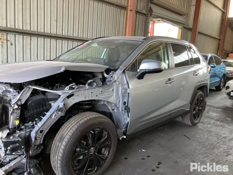 2025 Toyota RAV4 Damaged VIN JTMY23FV00D200676 – photo 12