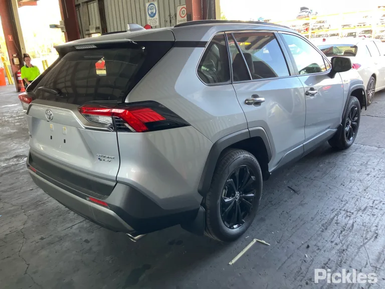 2025 Toyota RAV4 Damaged VIN JTMY23FV00D200676 – photo 16