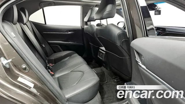 2019 Toyota Camry (XV70) 2.5 Sold VIN JTNB11HK4K3086685 – dashboard