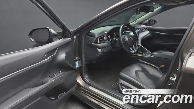2019 Toyota Camry (XV70) 2.5 XLE Hybrid Sold VIN JTNB21HK4K3031862 – rear exterior