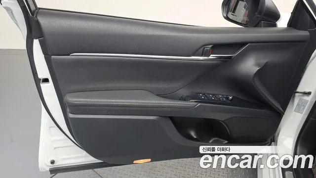 2019 Toyota Camry (XV70) 2.5 XLE Hybrid Sold VIN JTNB21HK5K3014407 – undercarriage