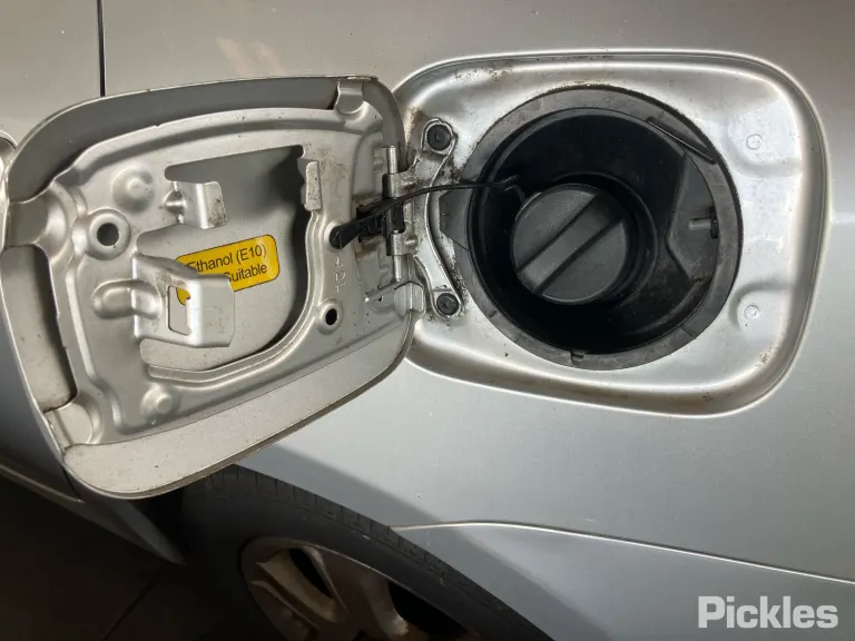 2008 Toyota Corolla Damaged VIN JTNBU52E80J011563 – undercarriage