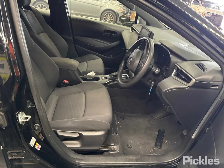 2020 Toyota Corolla Damaged VIN JTNK43BE003104294 – side profile