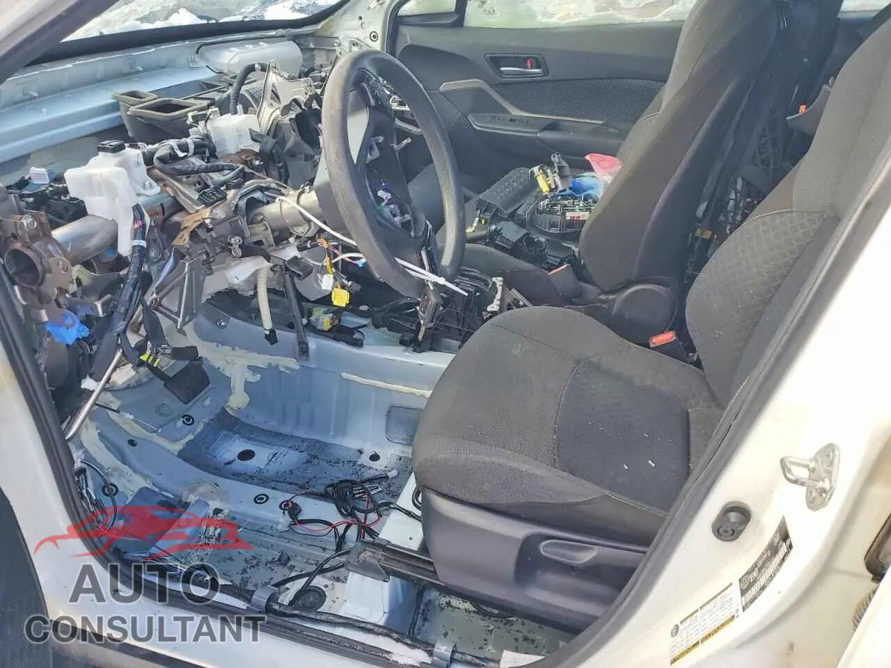 2020 TOYOTA C-HR Damaged VIN JTNKHMBX9L1074790 – exterior detail