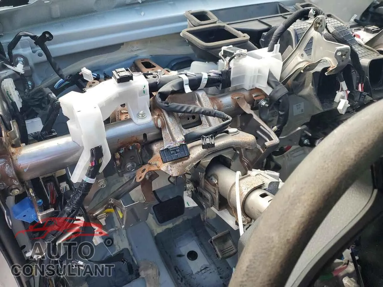 2020 TOYOTA C-HR Damaged VIN JTNKHMBX9L1074790 – trunk area