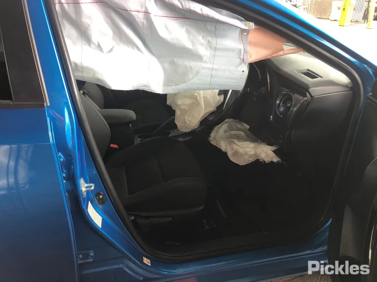 2018 Toyota Corolla Used VIN JTNKN3JE00J505502 – photo 13