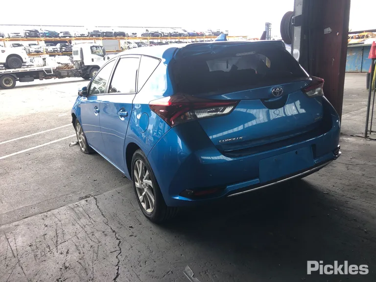 2018 Toyota Corolla Used VIN JTNKN3JE00J505502 – photo 22