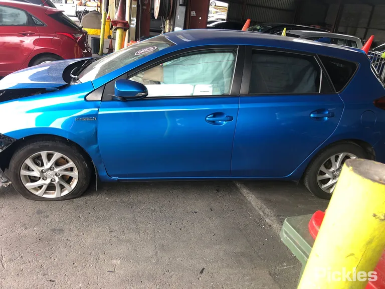 2018 Toyota Corolla Used VIN JTNKN3JE00J505502 – photo 24