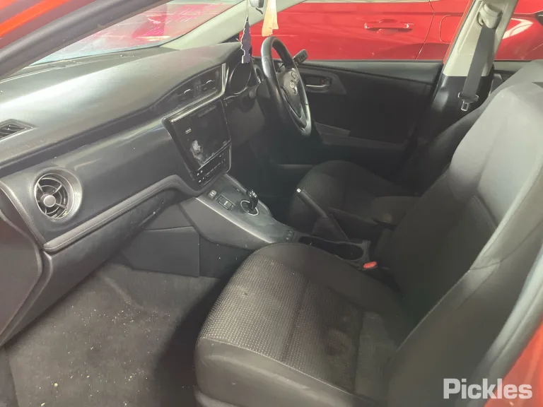 2018 Toyota Corolla Damaged VIN JTNKN3JE70J504508 – photo 13