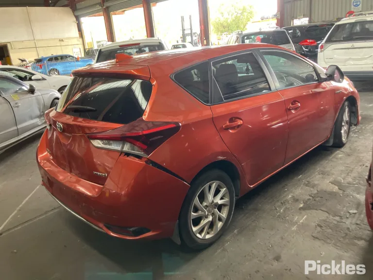 2018 Toyota Corolla Damaged VIN JTNKN3JE70J504508 – photo 14