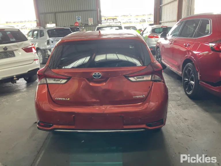 2018 Toyota Corolla Damaged VIN JTNKN3JE70J504508 – photo 19