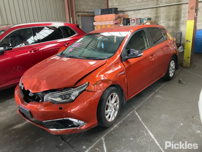 2018 Toyota Corolla Damaged VIN JTNKN3JE70J504508 – photo 28