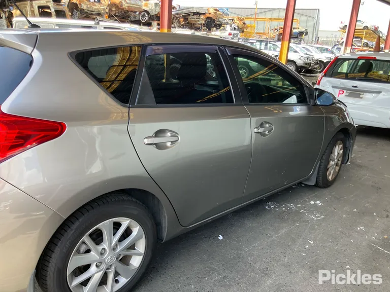 2014 Toyota Corolla Used VIN JTNKU3JE30J066623 – trunk area 2014 Toyota Corolla Used VIN JTNKU3JE30J066623 – trunk area