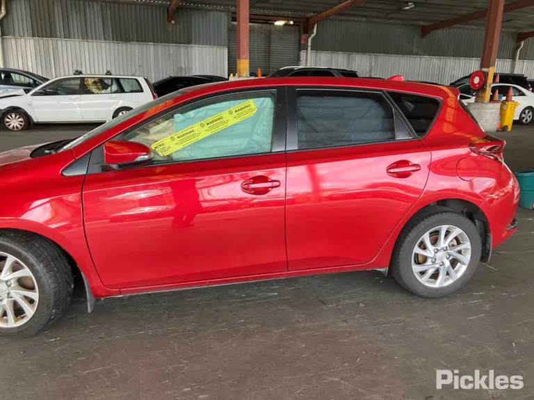 2016 Toyota Corolla Used VIN JTNKU3JEX0J524092 – photo 28