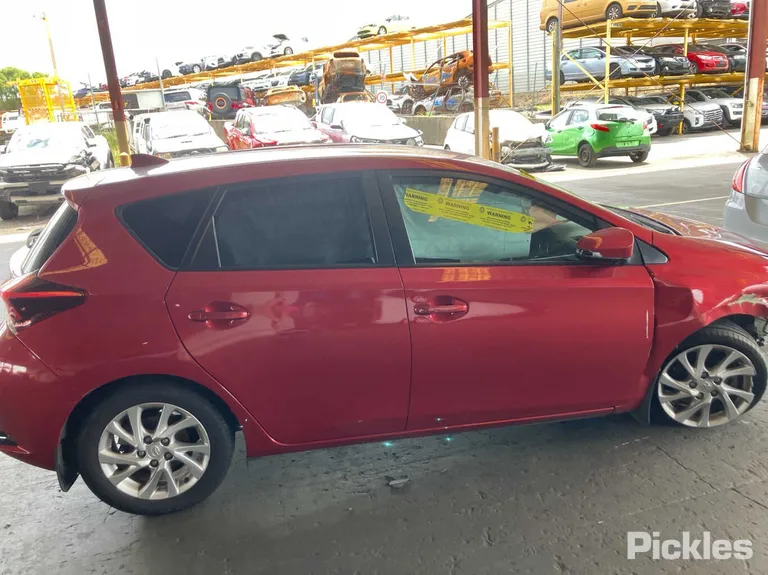 2016 Toyota Corolla Used VIN JTNKU3JEX0J524092 – photo 31