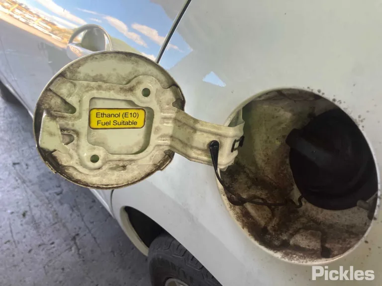 2011 Toyota Corolla Damaged VIN JTNKU56EX01172894 – photo 16