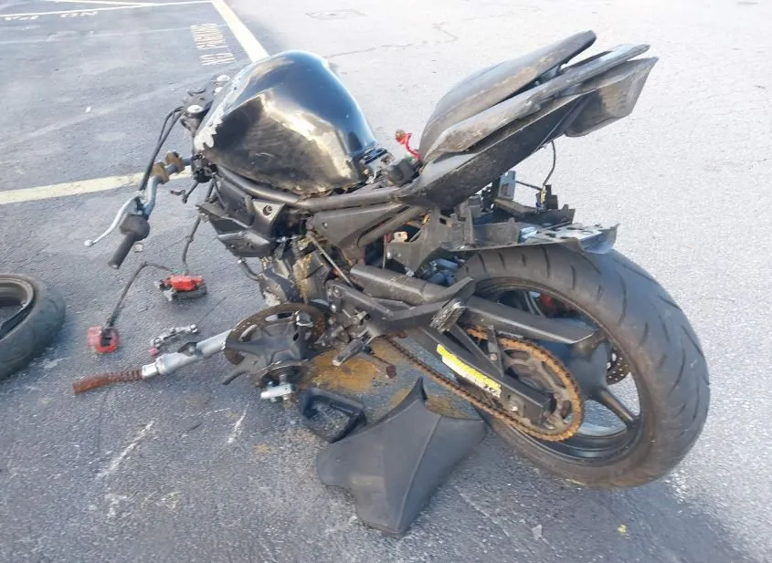 2009 YAMAHA FZ6R Used VIN JYARJ18E49A002458 – engine bay