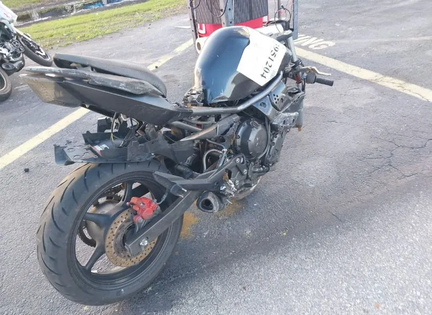 2009 YAMAHA FZ6R Used VIN JYARJ18E49A002458 – undercarriage