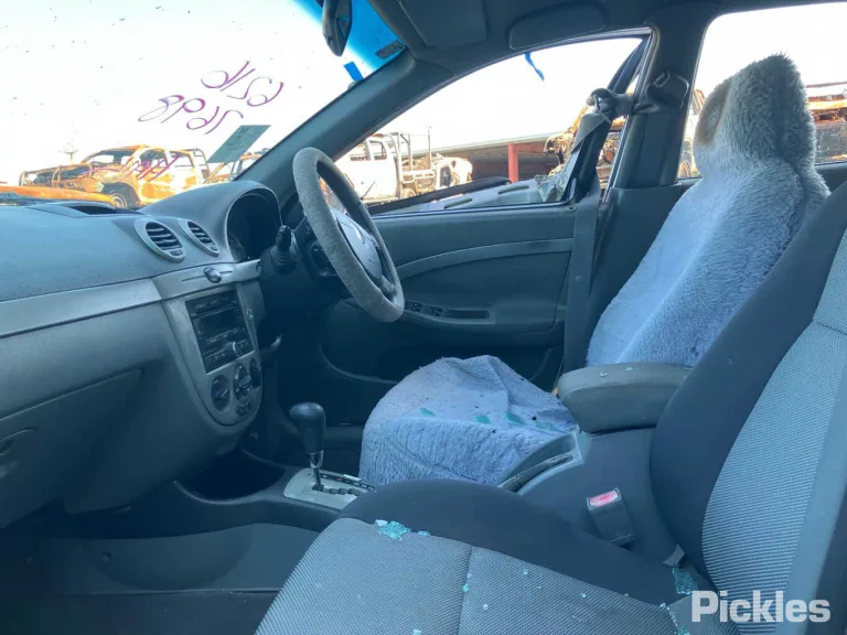 2007 Holden Viva Damaged VIN KL3NA35BJ7K576119 – interior seats