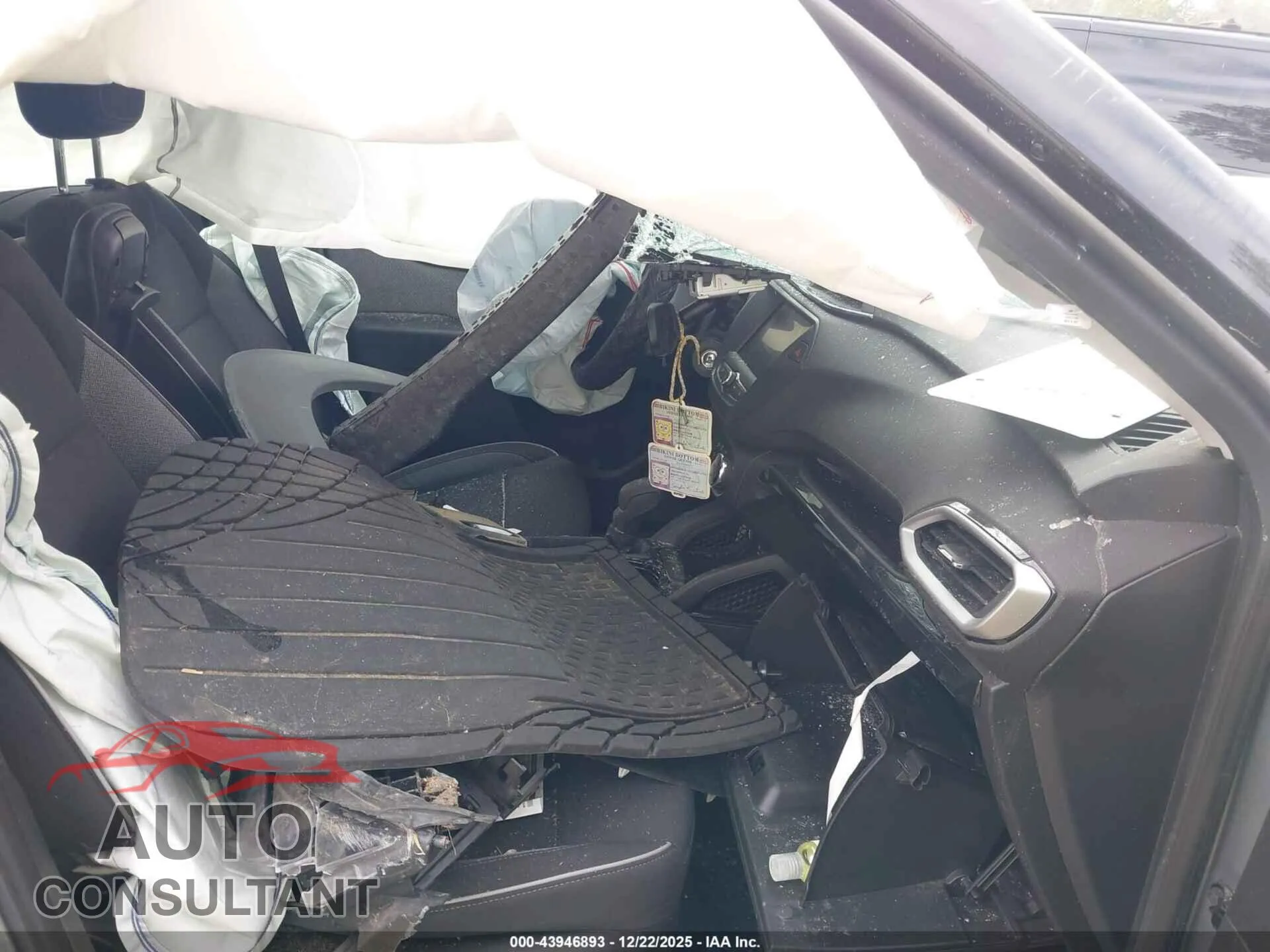 2023 CHEVROLET TRAILBLAZER Damaged VIN KL79MMS29PB188109 – interior seats 2023 CHEVROLET TRAILBLAZER Damaged VIN KL79MMS29PB188109 – interior seats