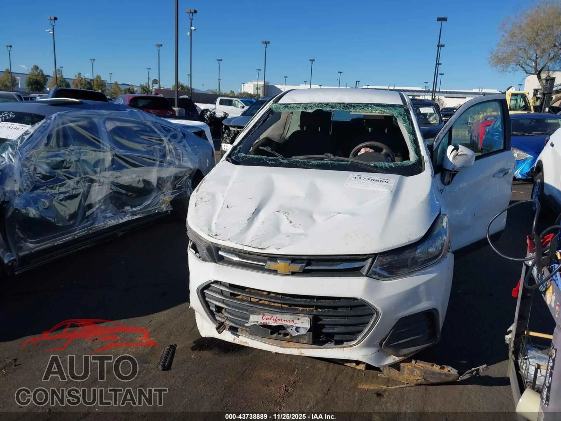 2018 CHEVROLET TRAX Damaged VIN KL7CJKSB5JB720515 – engine bay