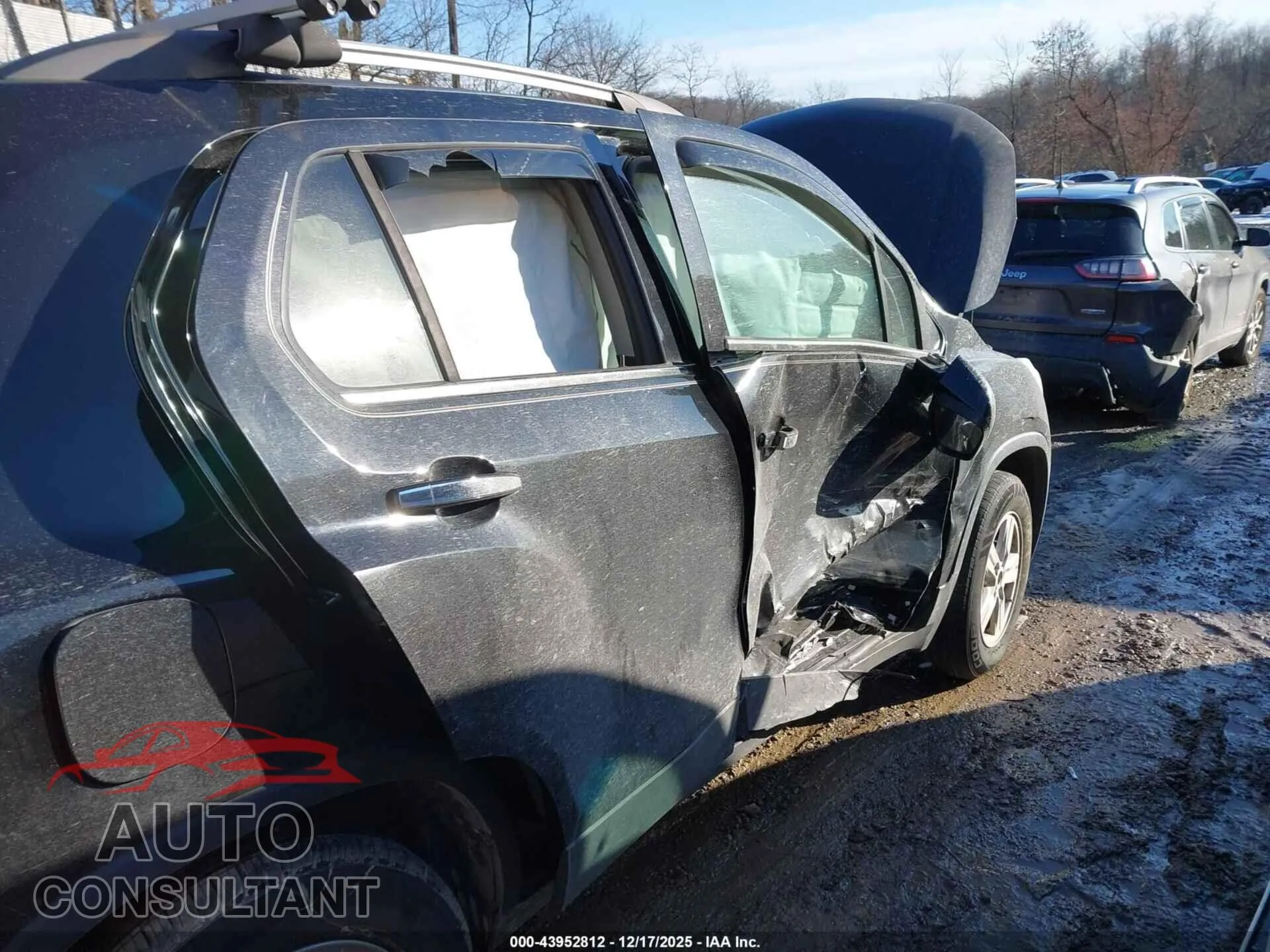 2020 CHEVROLET TRAX Damaged VIN KL7CJPSB4LB001126 – engine bay