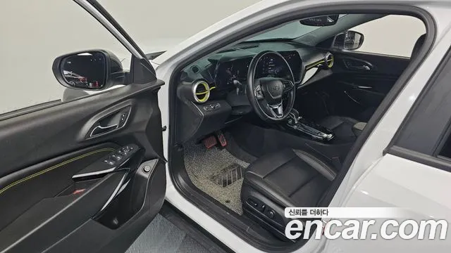 2025 Chevrolet Trax Crossover 1.2 ACTIV Sold VIN KLALA582DSC005667 – interior seats