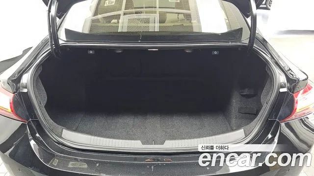 2019 Chevrolet The New Malibu 2.0 Turbo Premier Sold VIN KLAZA69XDKB105792 – trunk area