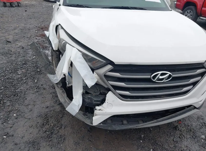 2017 HYUNDAI Tucson Used VIN KM8J33A27HU322535 – trunk area