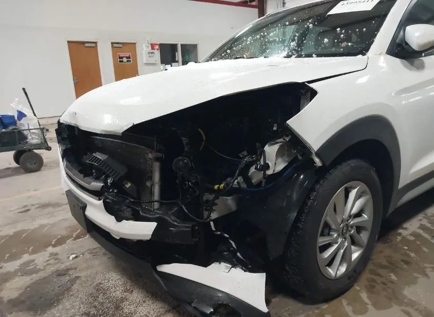 2018 HYUNDAI Tucson Used VIN KM8J33A44JU614392 – dashboard