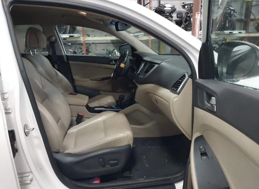 2018 HYUNDAI Tucson Used VIN KM8J33A44JU614392 – interior seats